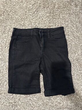 SO Favorite Bermuda Black Denim Shorts Women’s Size 5 Cuffed Stretch